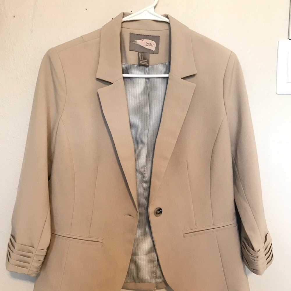 F21 Nude Blazer w/ Pleated Sleeves